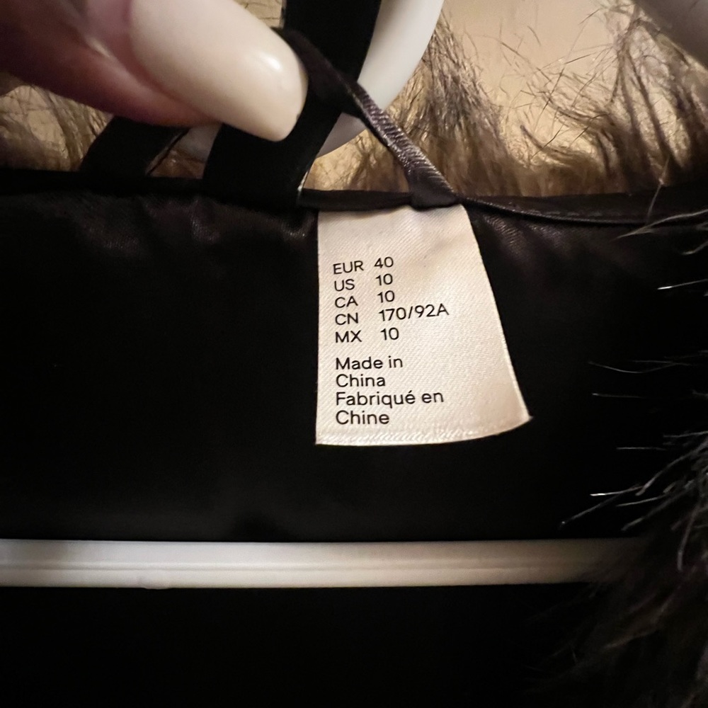 H&M Faux Fur Vest - Picture 4 of 4